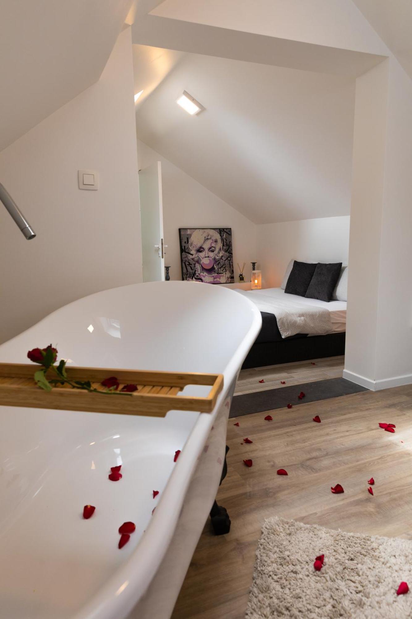 Ferienwohnung Wellness Loft Huy Exterior foto